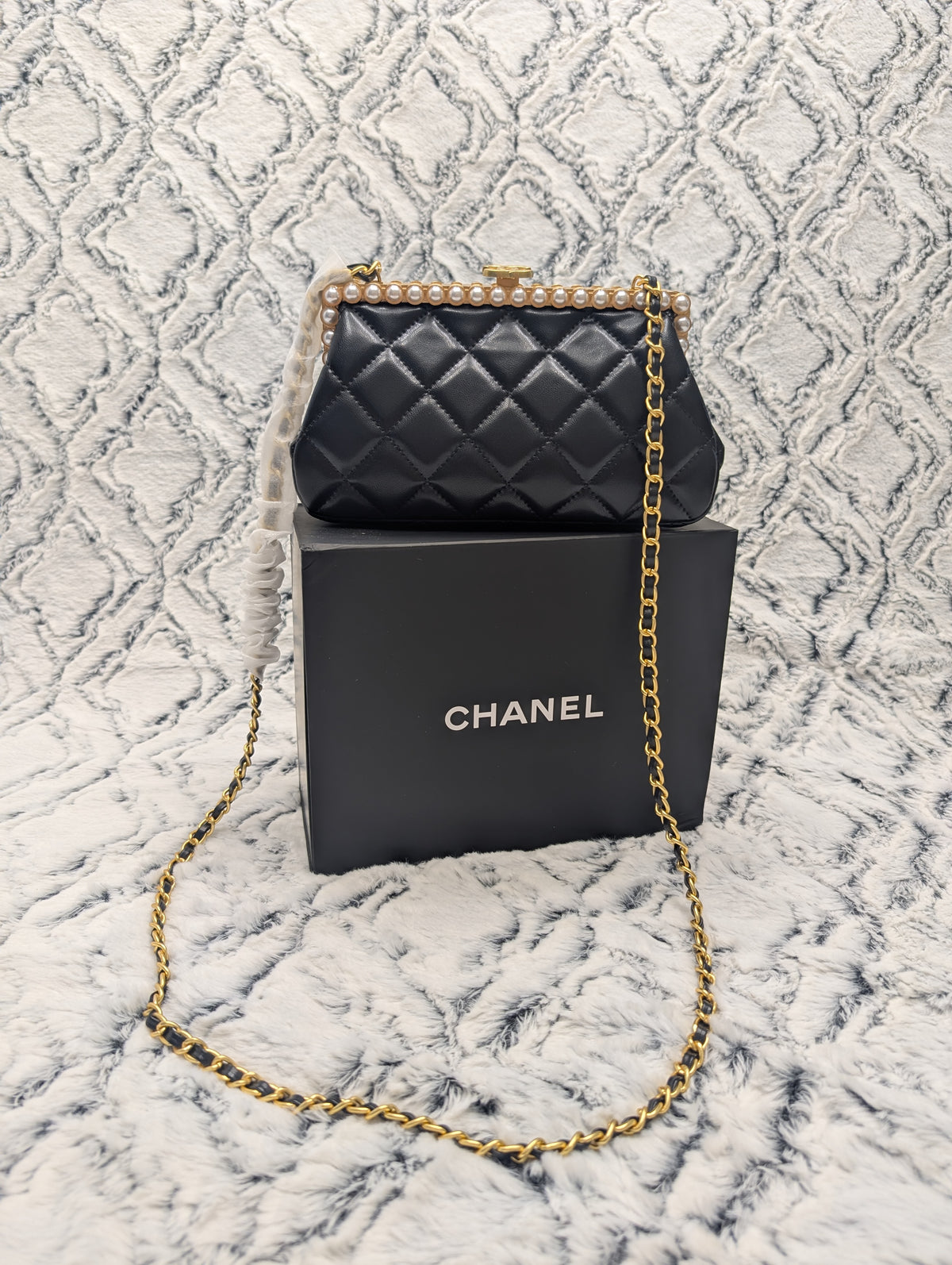 CH2234 Womens Black Bag with Gold Chain