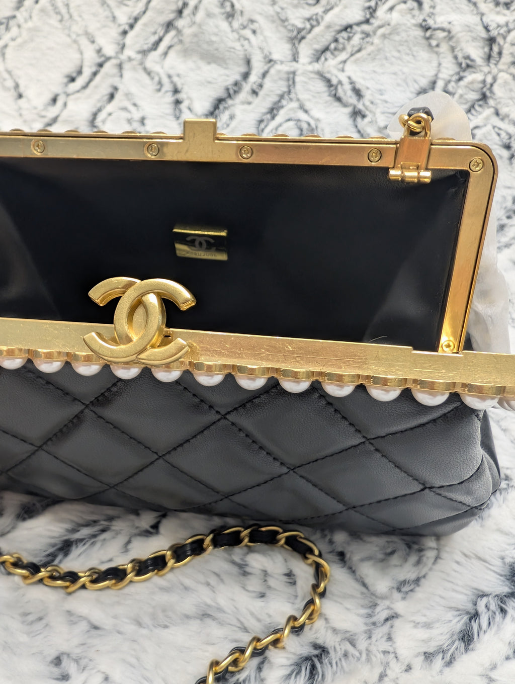 CH2234 Womens Black Bag with Gold Chain