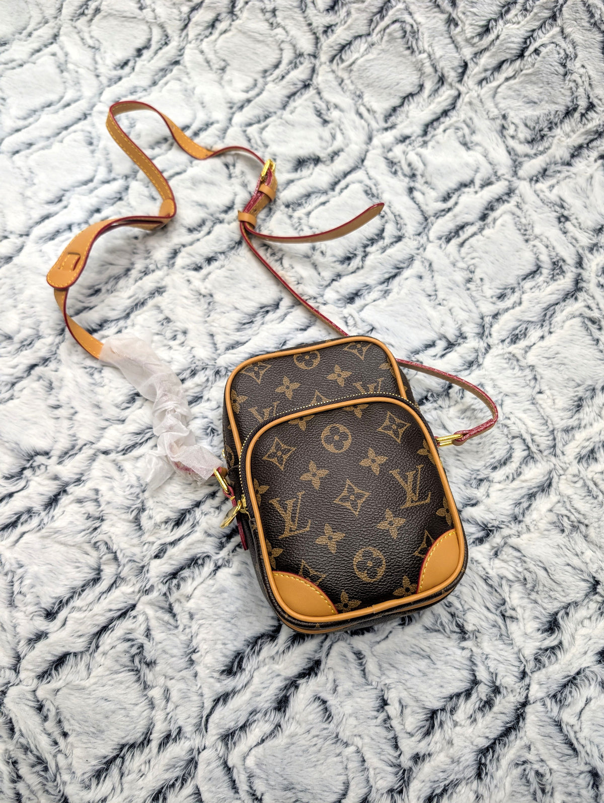 Crossbody Messenger  Bag Monogram Brown LV8912